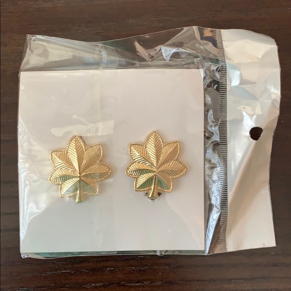 Set of two inspector gold leaf insignias - Picture 1 of 2